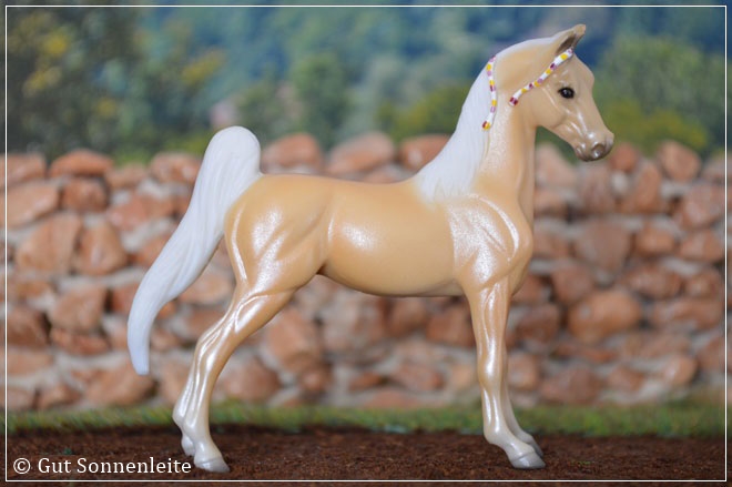 #5990 American Saddlebred - palomino - pearly Finish